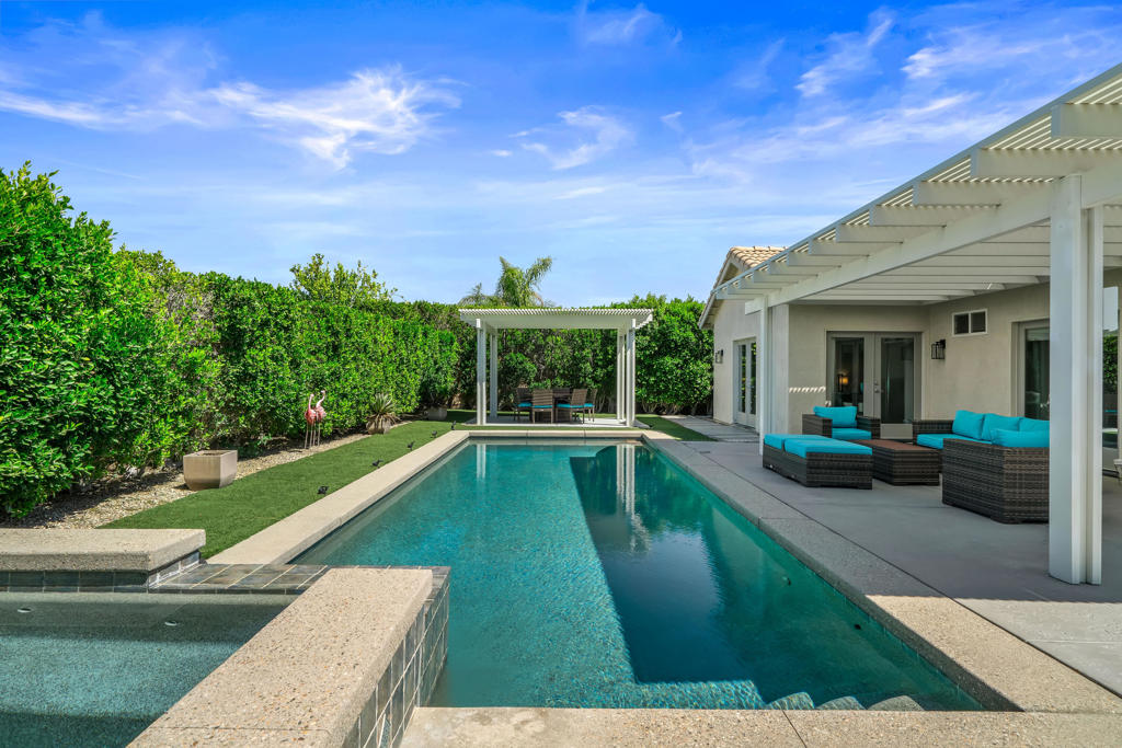 Flora Vista - Residential Lease