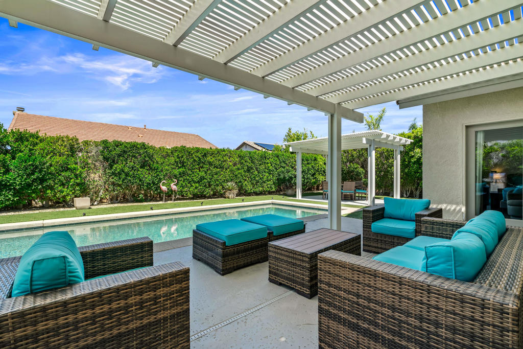 Flora Vista - Residential Lease