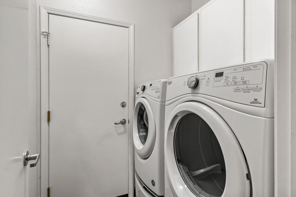 Flora Vista - Residential Lease