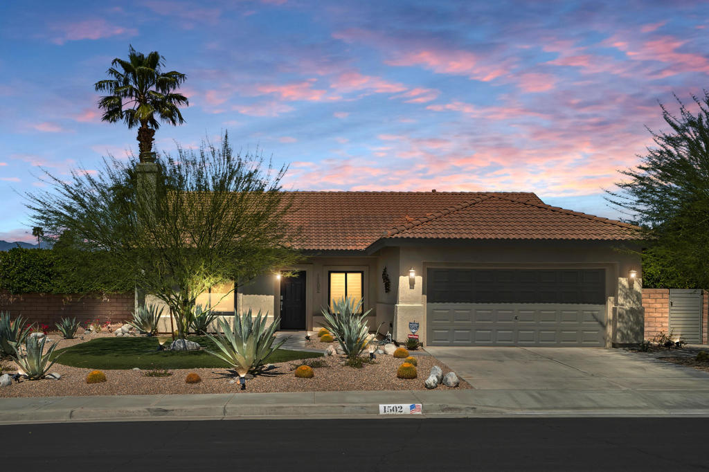 Flora Vista - Residential Lease