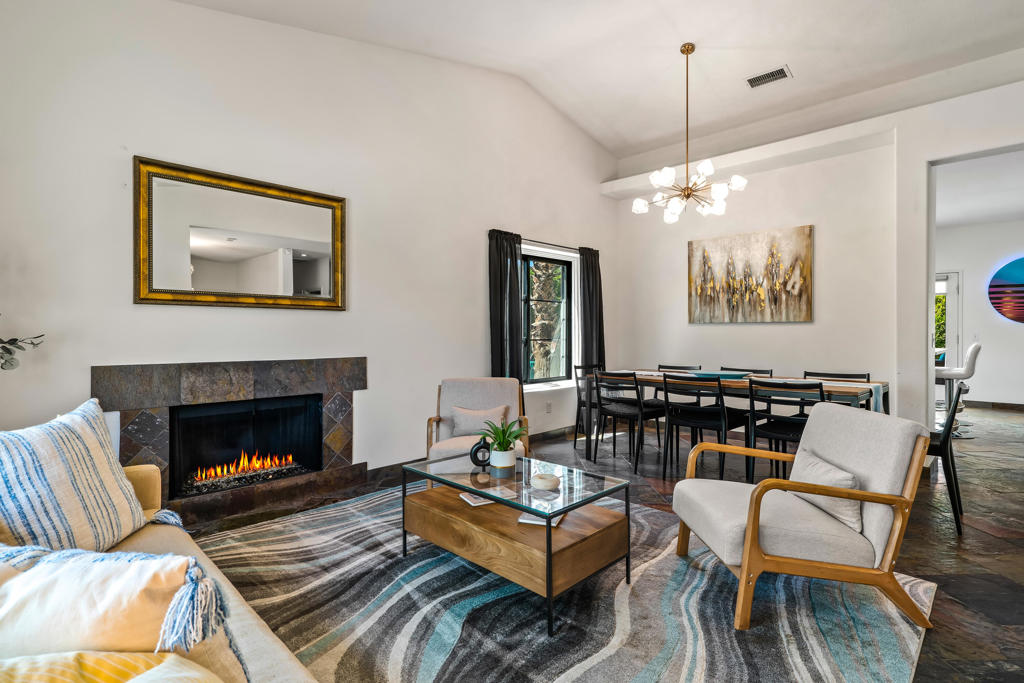 Flora Vista - Residential Lease