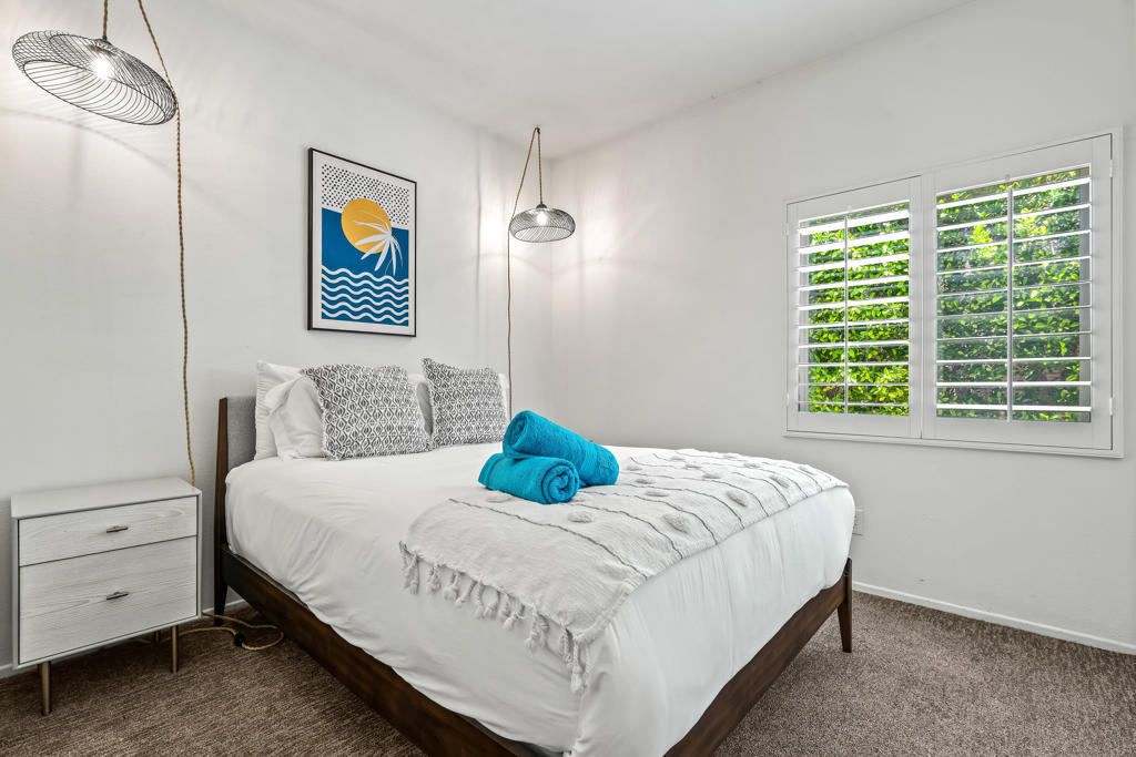 Flora Vista - Residential Lease