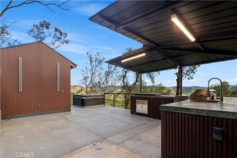 Tiny photo for 9557 Hierba RD, Agua Dulce, CA 91390 (MLS # PF26122717)