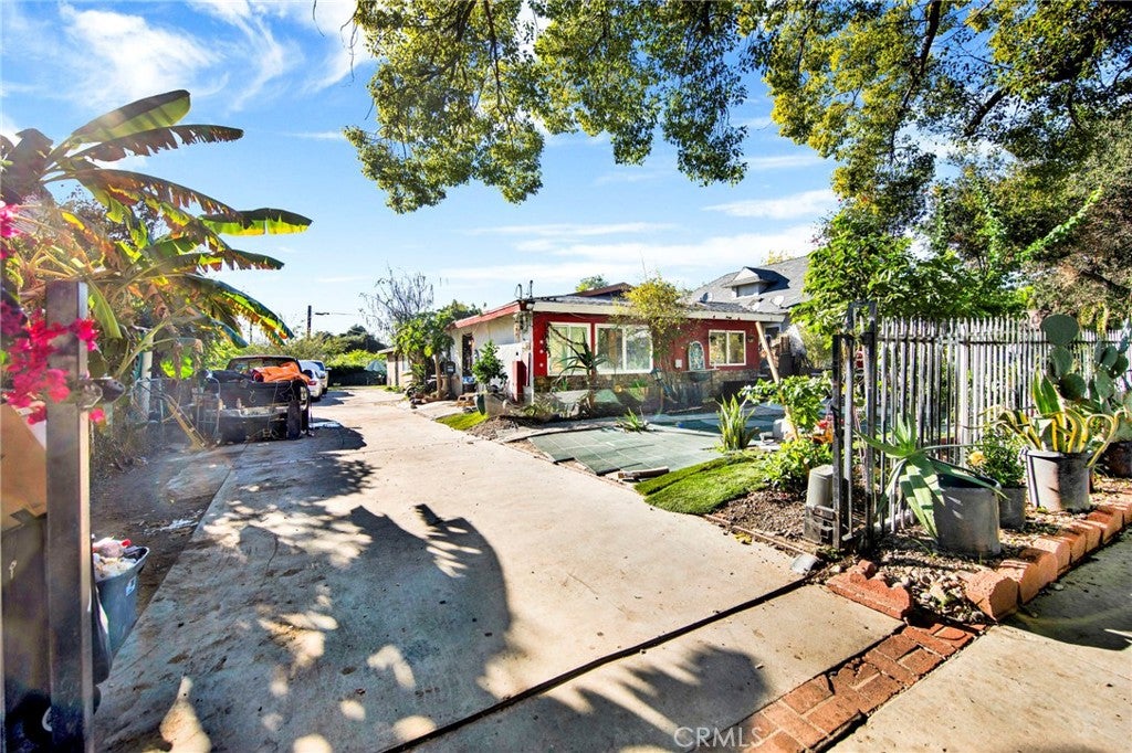 691 Lincoln Ave