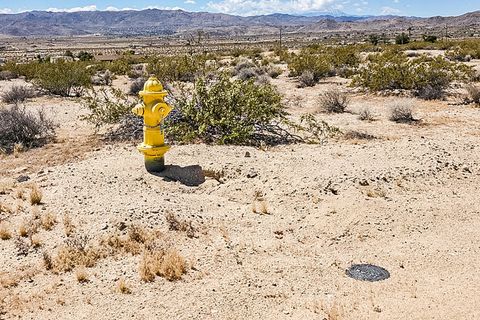 Photo of 142 Shifting Sands, Joshua Tree, CA 92252 (MLS # 219146405PS)