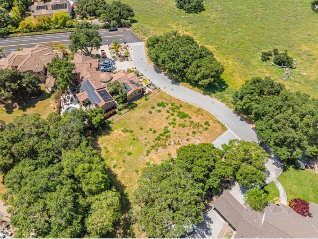 2391 Mantelli Drive