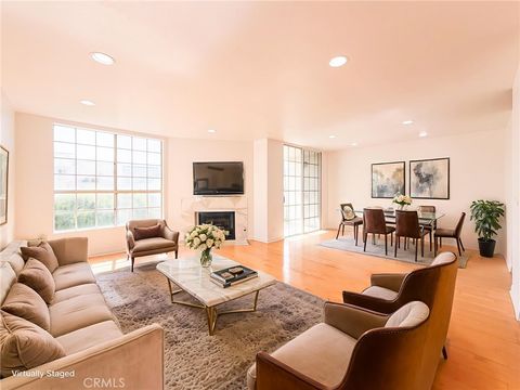 Photo of 1129 Larrabee Street #10, West Hollywood, CA 90069 (MLS # SR26004921)