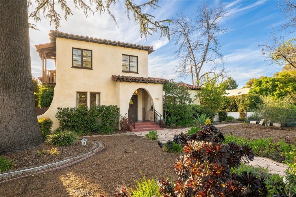 Photo of 777 N Indian Hill Blvd, Claremont, CA 91711 (MLS # CV26062683)