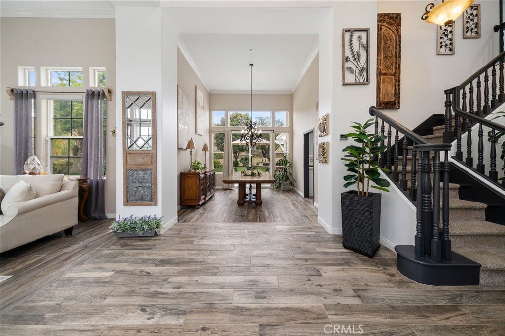 Photo of 5919 County Oak Road, Woodland Hills, CA 91367 (MLS # SR26211282)