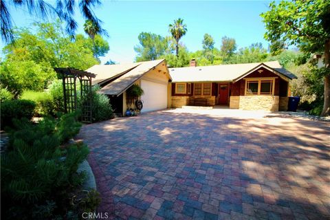 Photo of 4968 Reforma Road, Woodland Hills, CA 91364 (MLS # SR26013950)