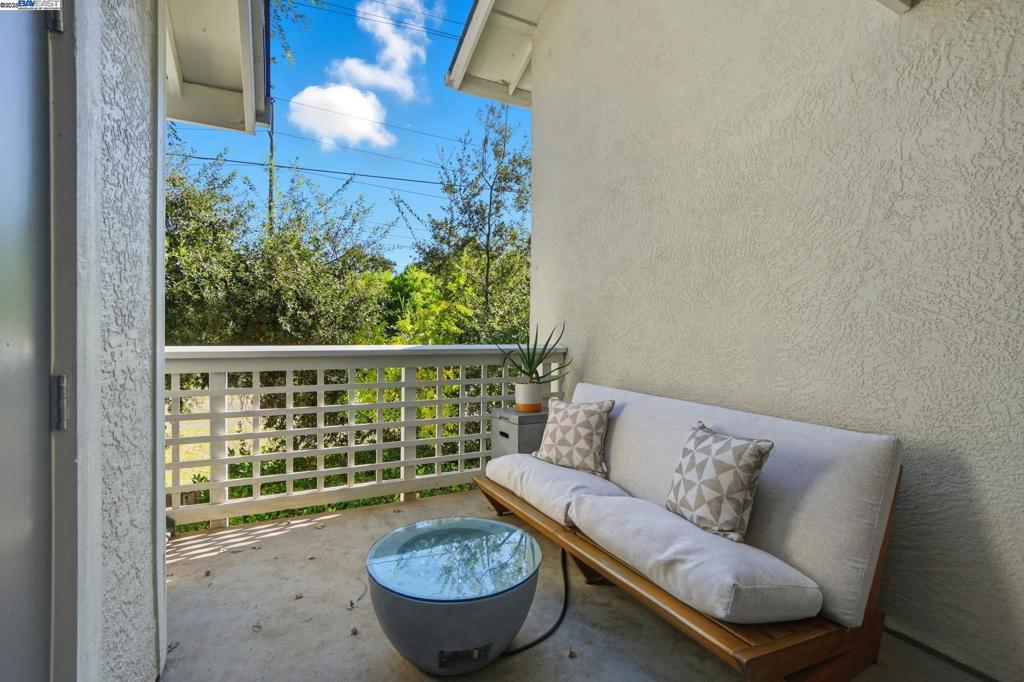 ASHFORD COURT - Residential