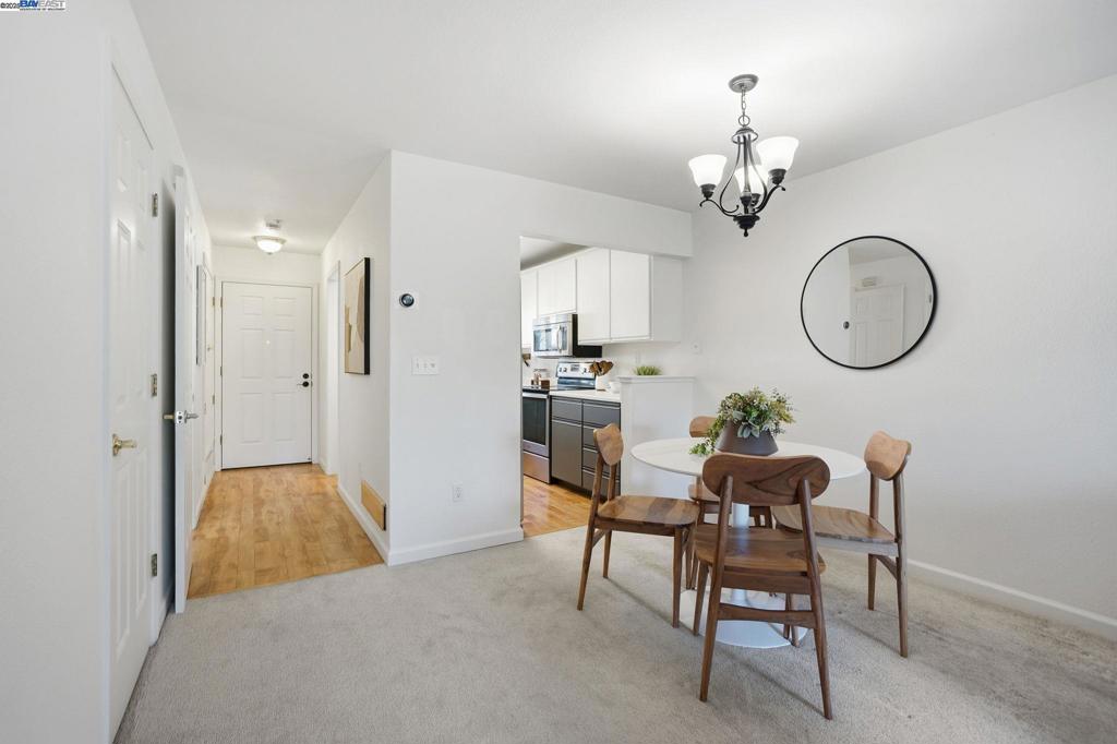 ASHFORD COURT - Residential
