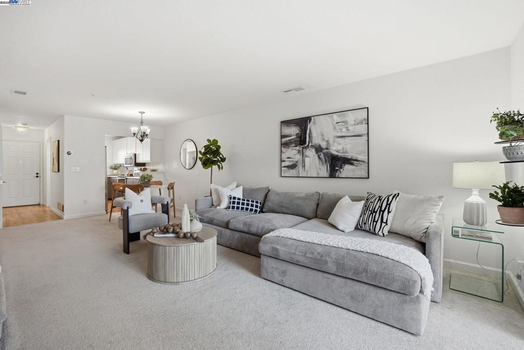 ASHFORD COURT - Residential