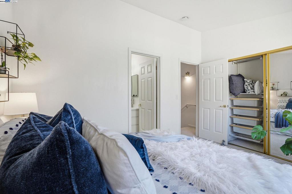 ASHFORD COURT - Residential