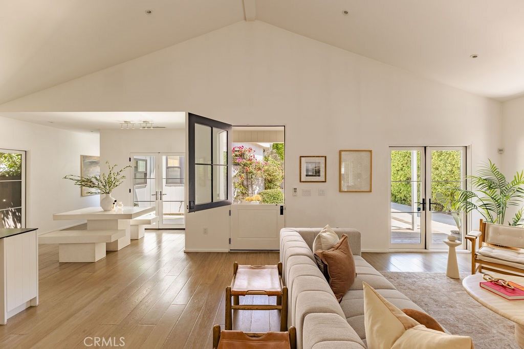 Photo of 4128 Baywood Street, Los Angeles, CA 90039 (MLS # AR25179094)