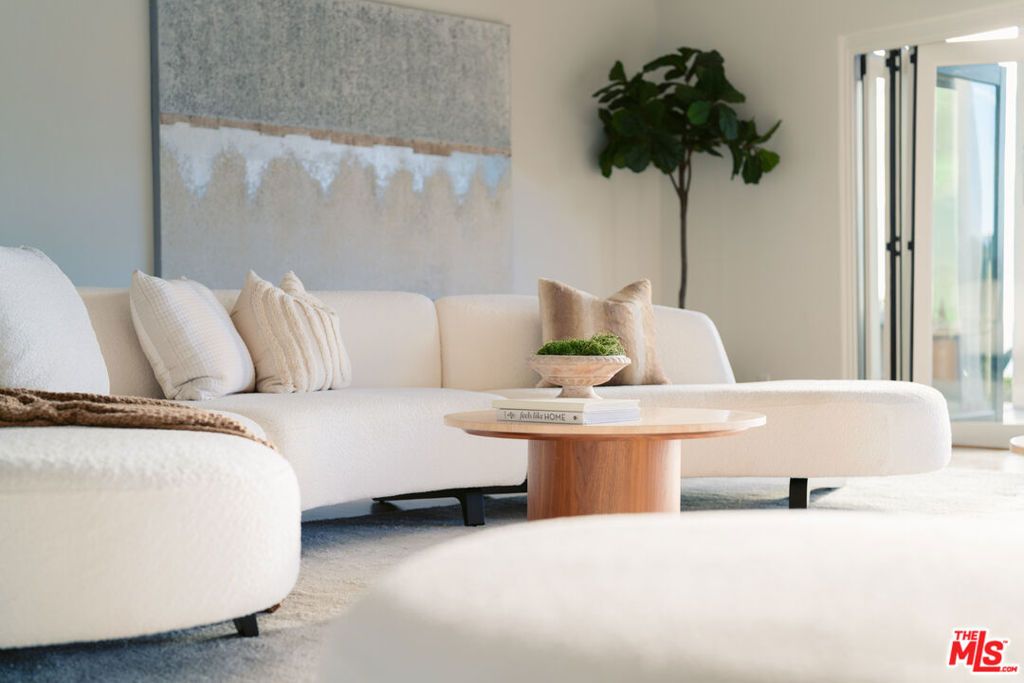 Photo of 21607 Rambla Vista Vis, Malibu, CA 90265 (MLS # 25616685)