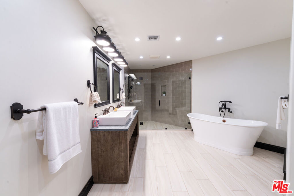 La Costa Hills - Residential