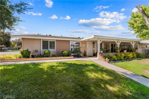 Photo of 19229 Avenue Of The Oaks #A, Newhall, CA 91321 (MLS # SR26206829)