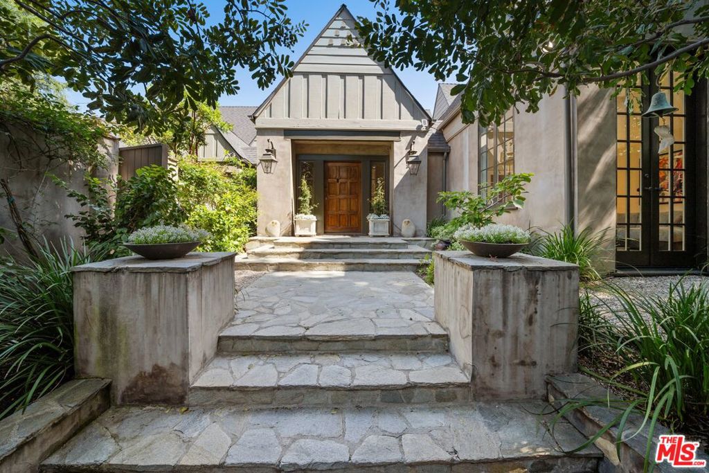 143 S Muirfield Drive