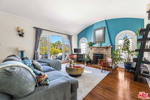 Photo of 1569 S Orange Grove Avenue, Los Angeles, CA 90019 (MLS # 25591253)