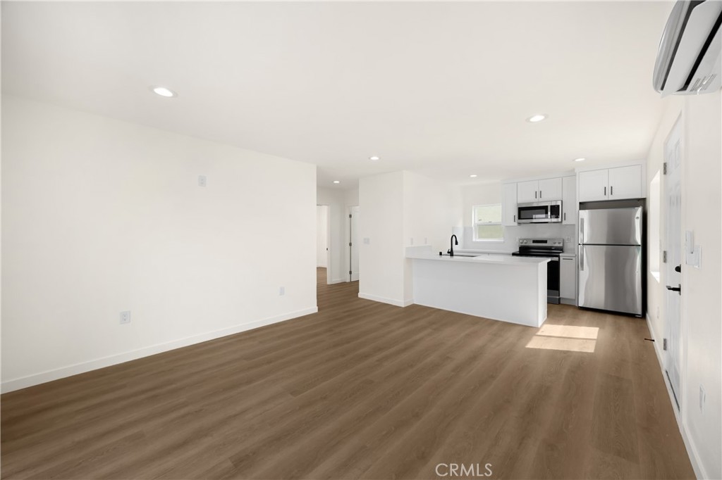 102 E Avenida San Gabriel C