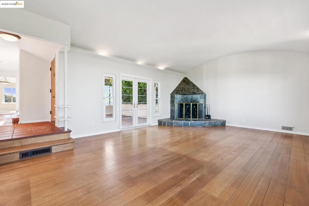 119 Villanova Dr