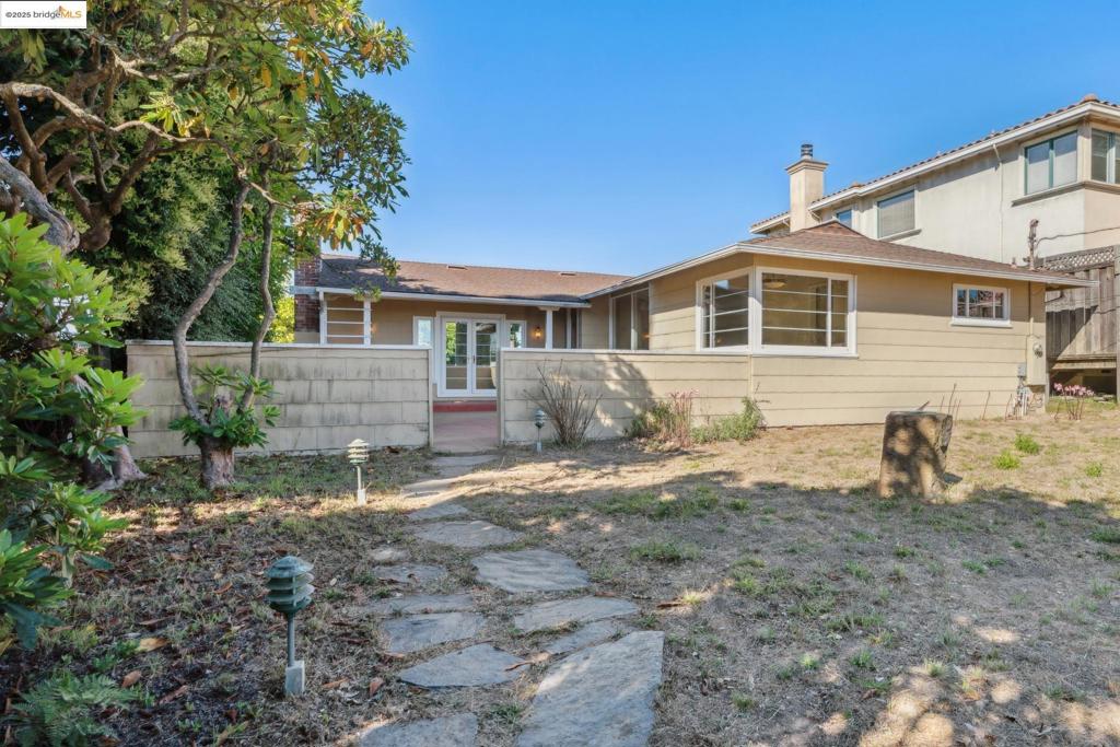 119 Villanova Dr