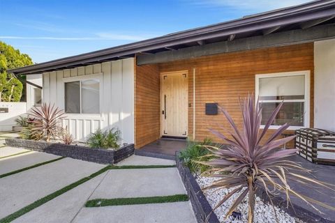 Photo of 22901 Bassett Street, West Hills, CA 91307 (MLS # SR26091763)