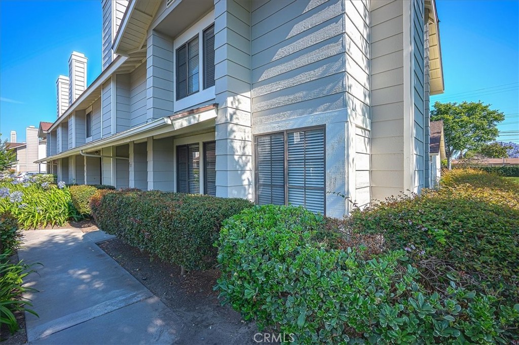 1700 W Cerritos Avenue 101