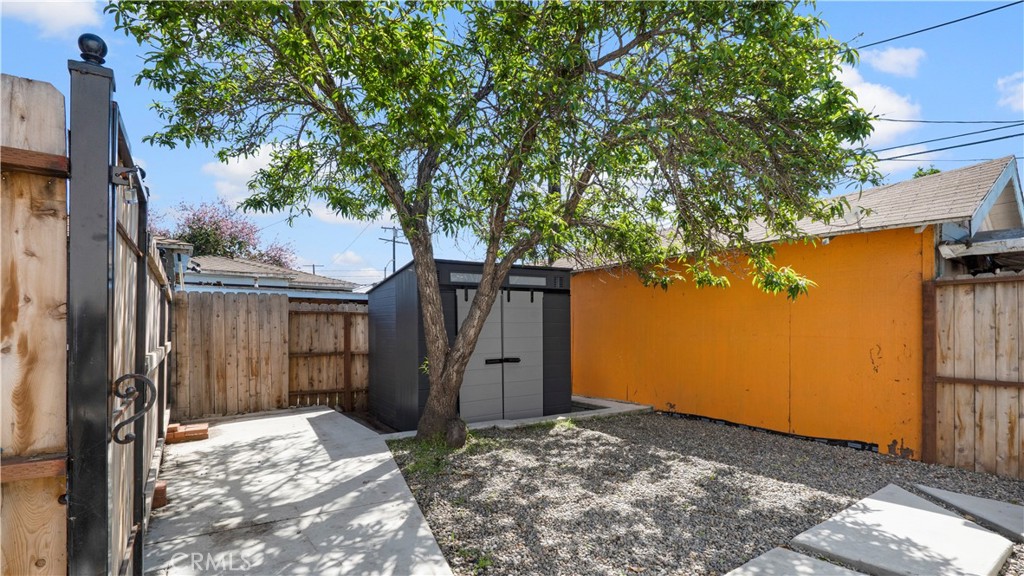 Properties 2 76 W Del Amo Boulevard