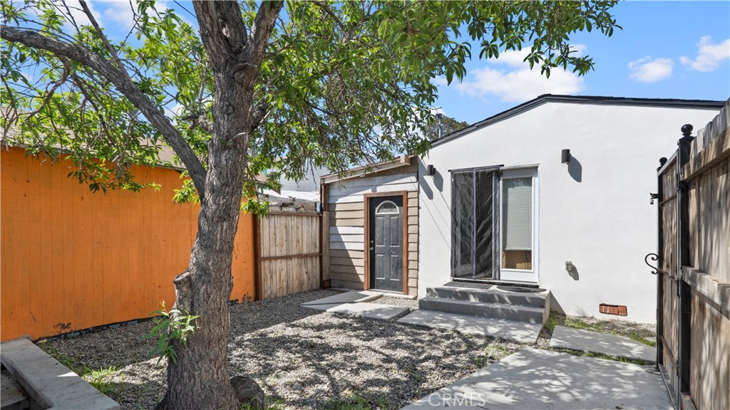 Properties 1 76 W Del Amo Boulevard