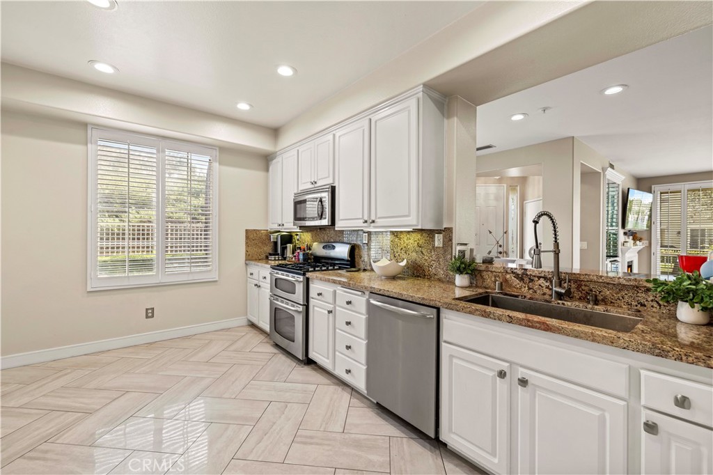 23402 Abbey Glen Place