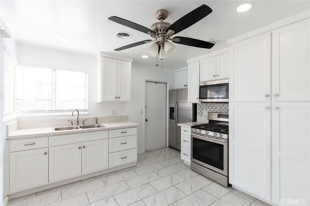11261 Palmwood
