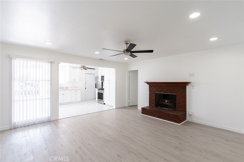 11261 Palmwood