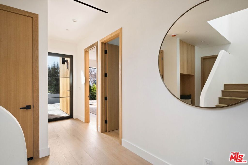 Photo of 4066 Lyceum Avenue, Los Angeles, CA 90066 (MLS # 26649505)