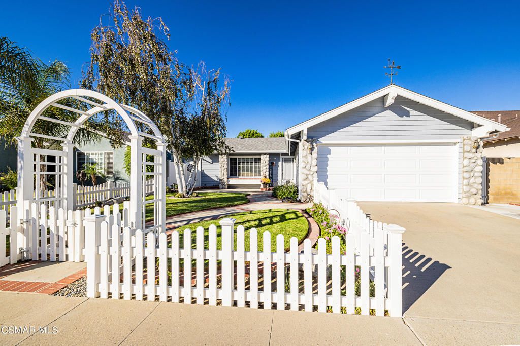 Photo of 3925 Bayside Street, Simi Valley, CA 93063 (MLS # 223004553)