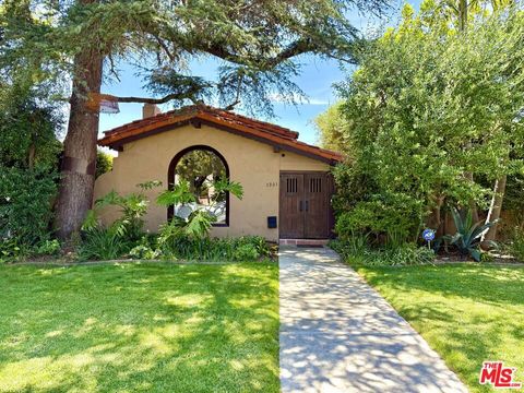 Photo of 1901 Westholme Avenue, Los Angeles, CA 90025 (MLS # 26638703)