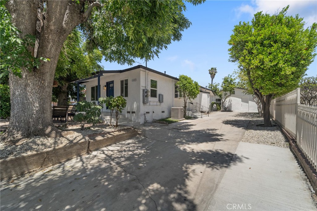 1123 Coronel Street