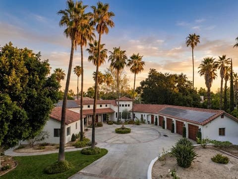 Photo of 530 W Sunset DR, Redlands, CA 92373 (MLS # IG26157052)