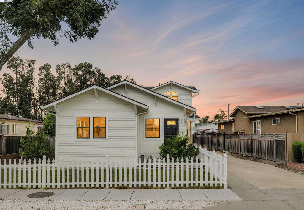 BAY FARM - Residential
