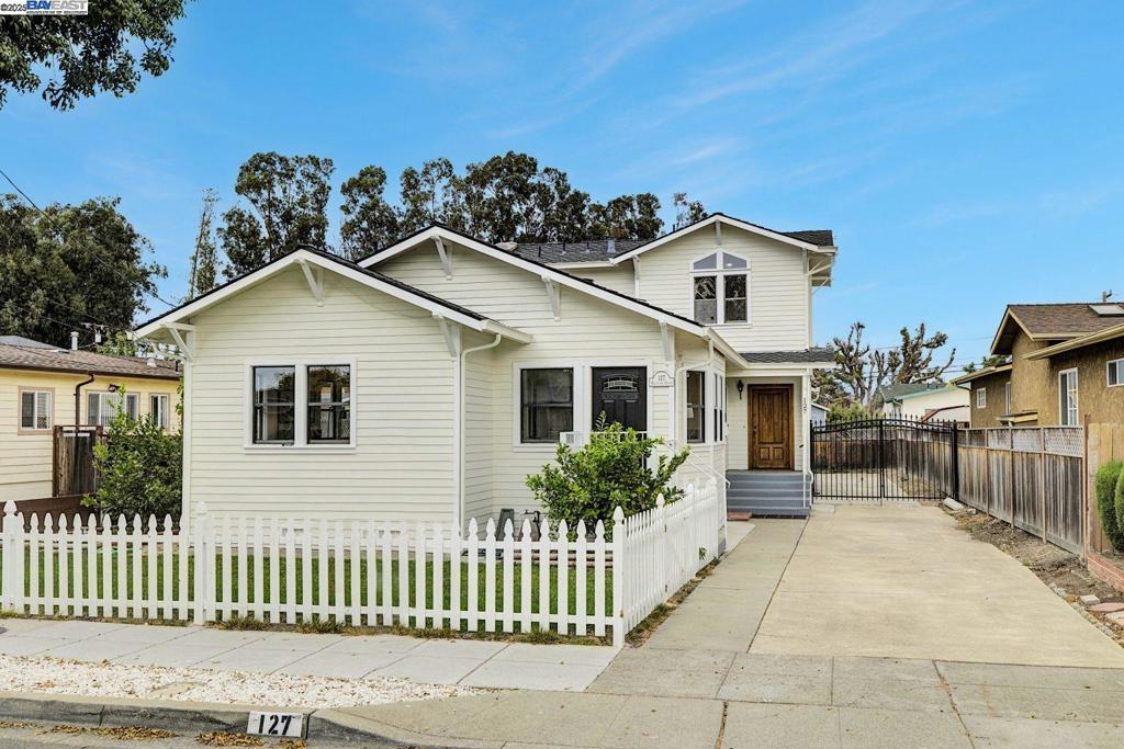 BAY FARM - Residential