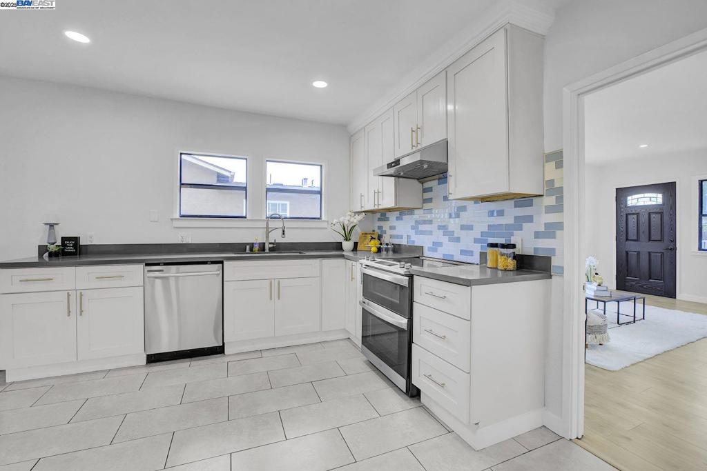 BAY FARM - Residential