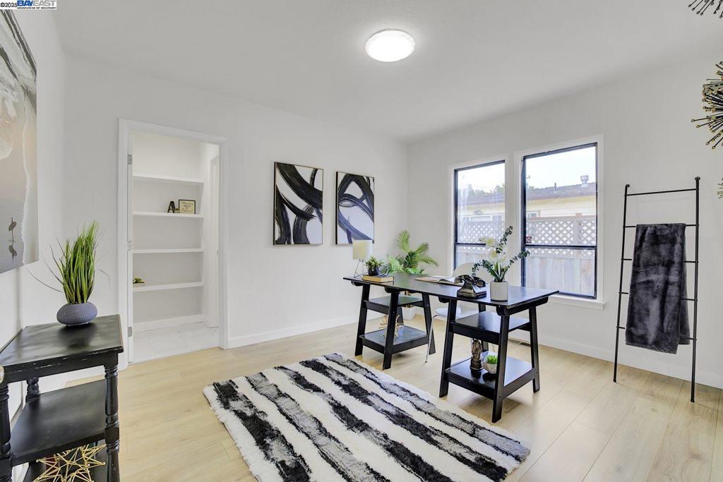 BAY FARM - Residential