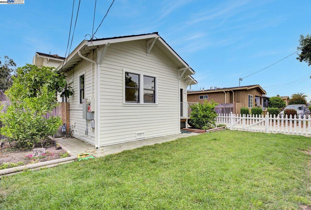 BAY FARM - Residential