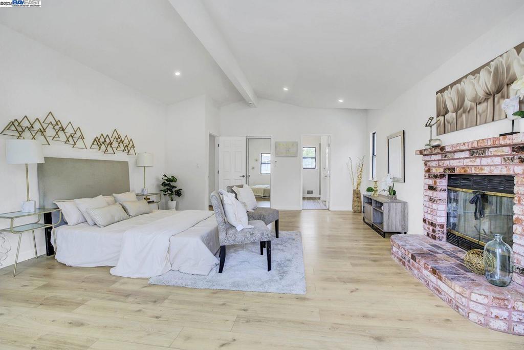 BAY FARM - Residential