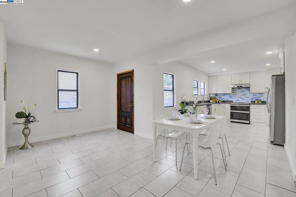 BAY FARM - Residential