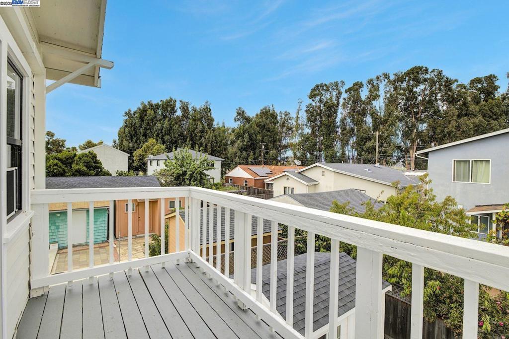 BAY FARM - Residential