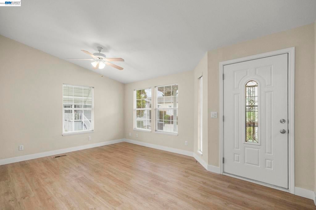 3263 Vineyard Ave., #187