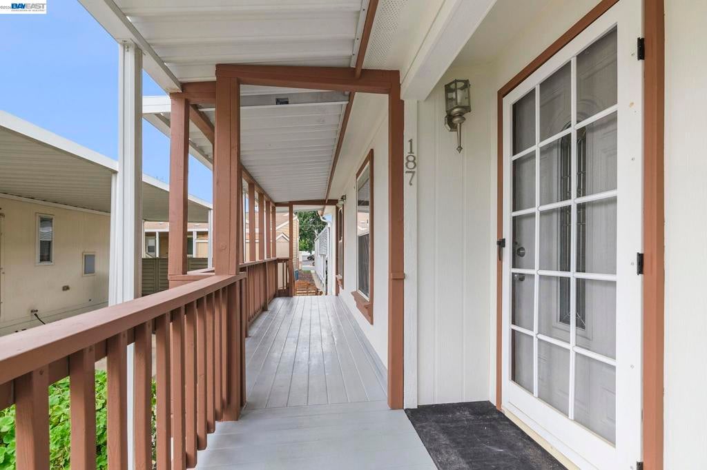 3263 Vineyard Ave., #187