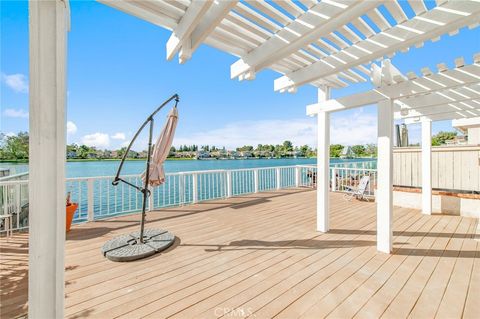 Photo of 76 Fairlake #23, Irvine, CA 92614 (MLS # OC26081923)